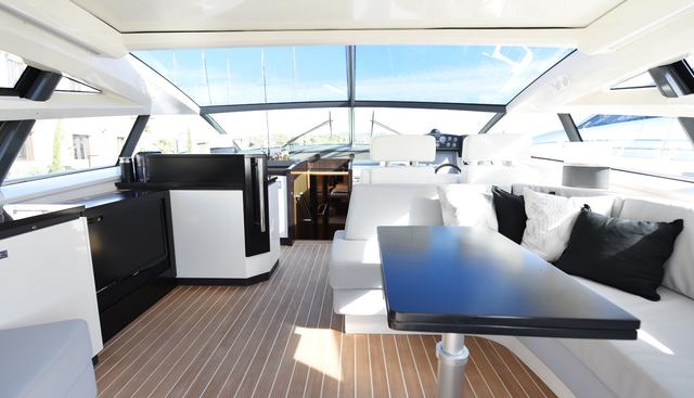DORIS IV yacht charter 3