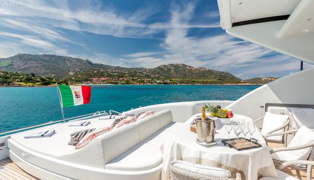 JAJARO yacht charter 5