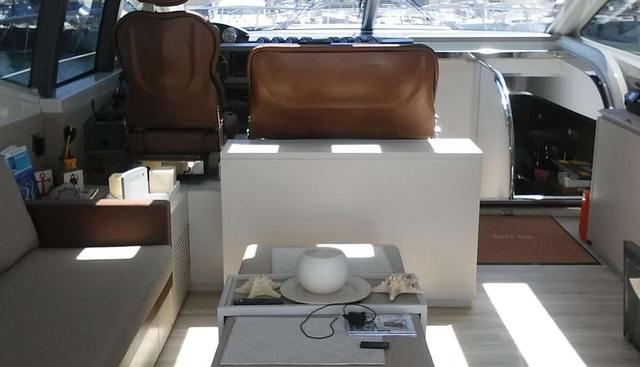 ZIPI ZAPE yacht charter 5
