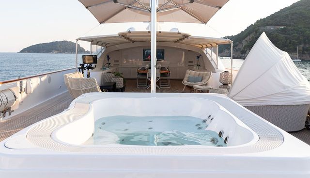 SOPHIE BLUE yacht charter 4