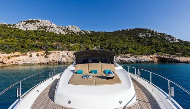 BLADE 6 yacht charter 3