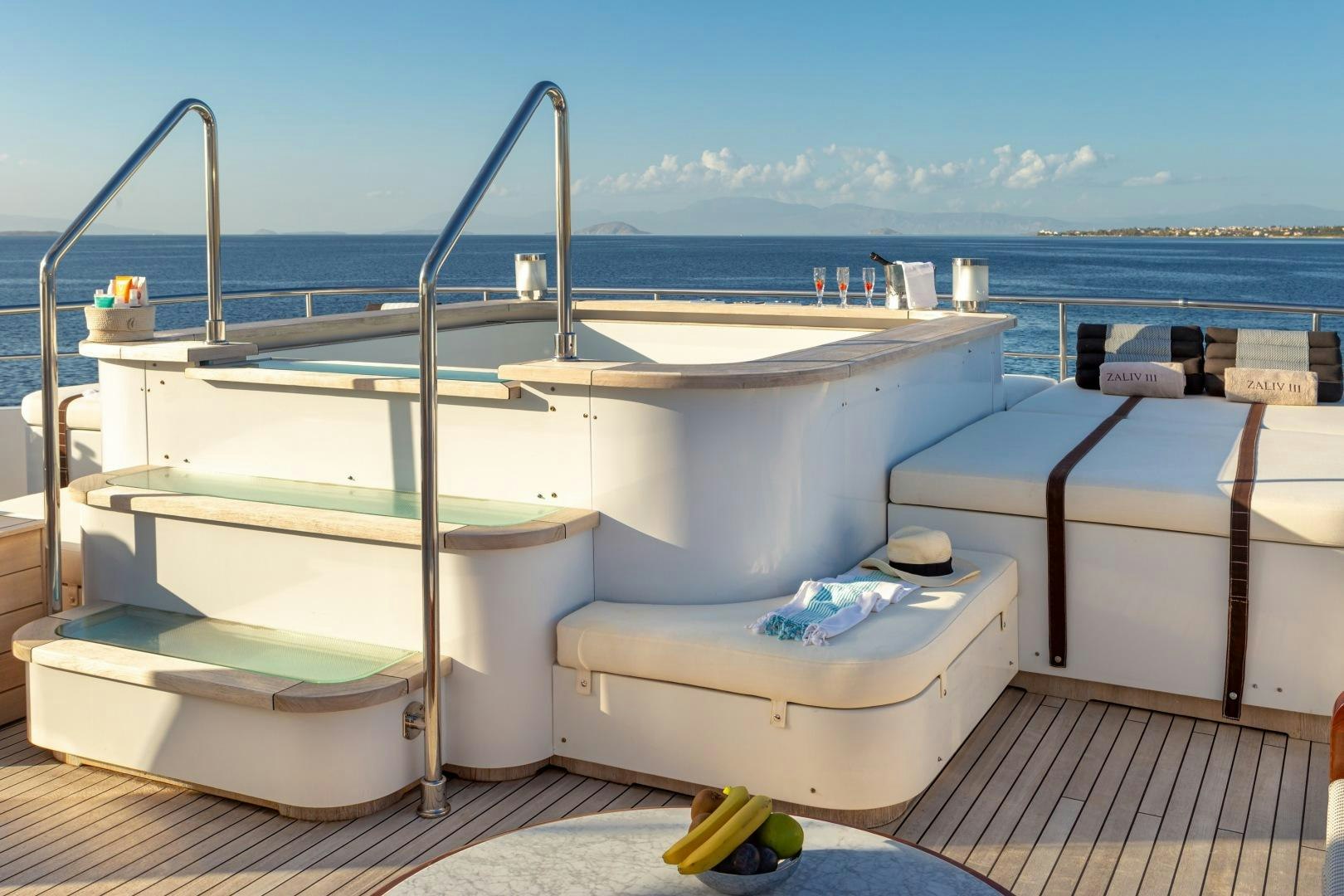 ZALIV III yacht charter 5