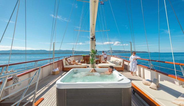 SON DE MAR yacht charter 3