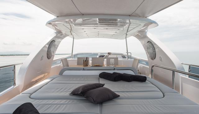 MIREDO yacht charter 4