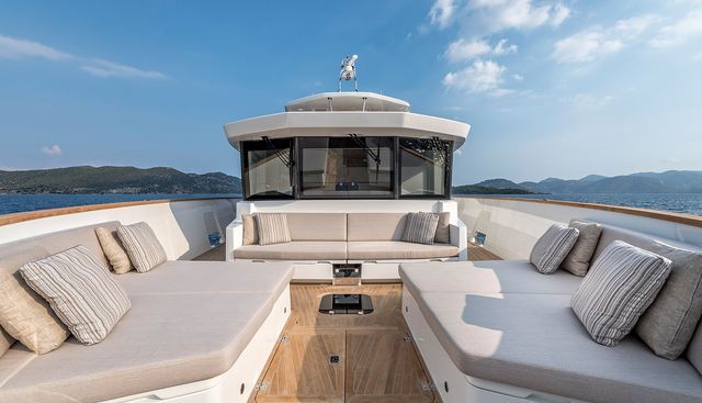 KAMOKA yacht charter 3