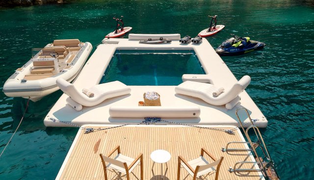 MIRAGE IV yacht charter 5