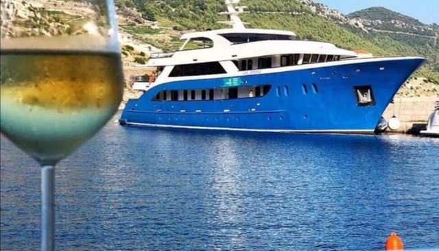 SAN ANTONIO yacht charter 5