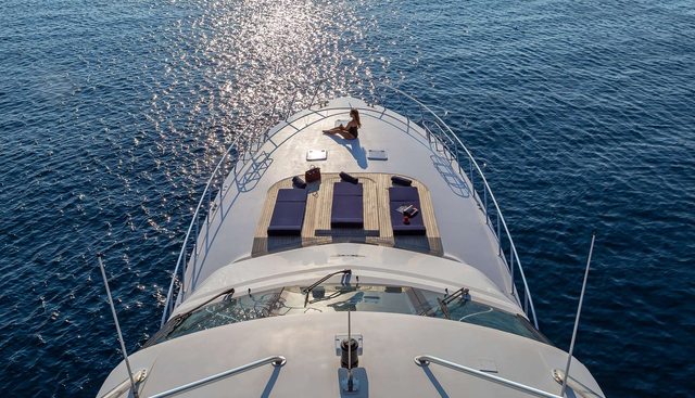ASTRAPE yacht charter 4