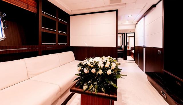BOBY yacht charter 5