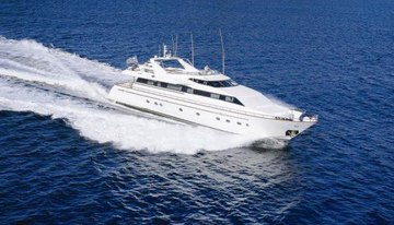 YOLO TOO yacht charter 4