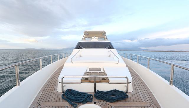 QUESTA È VITA yacht charter 3