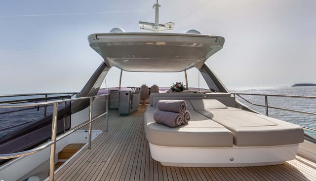 MIO BARCO yacht charter 4