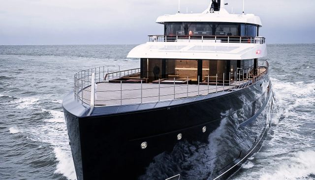 LES CINQ yacht charter 4