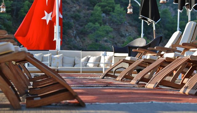HALAS 71 yacht charter 5