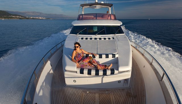 LONA yacht charter 5