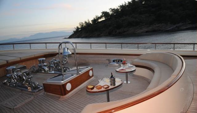 VIVIEN yacht charter 2