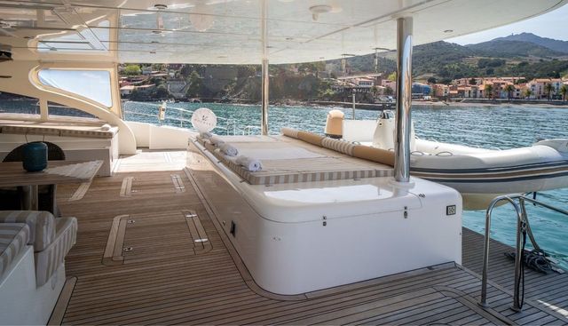 HOUBARA yacht charter 3