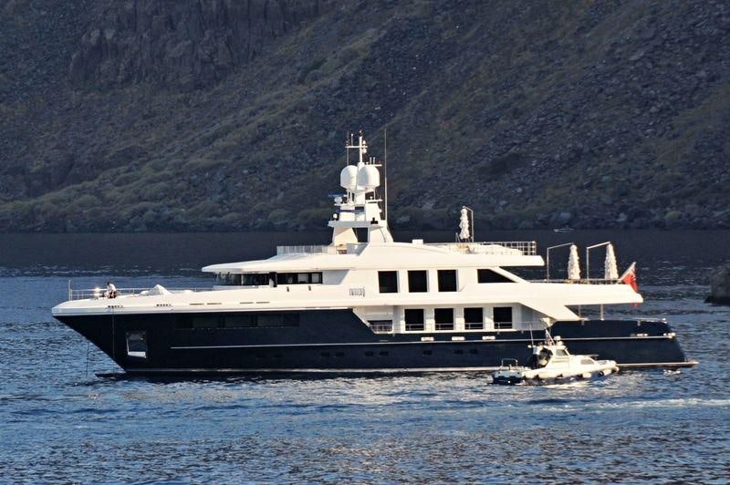 TIMBUKTU yacht charter 5