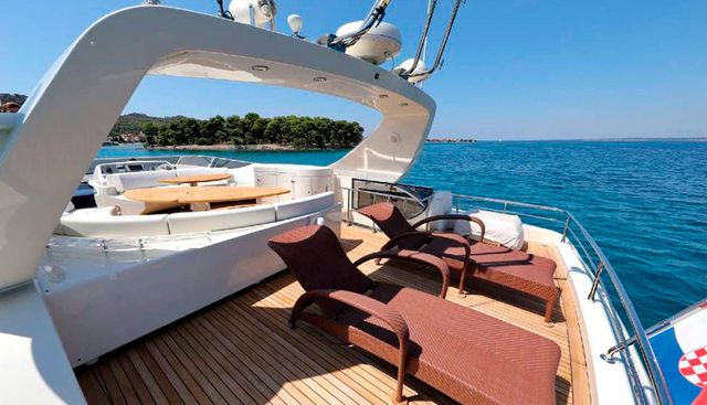888 yacht charter 4