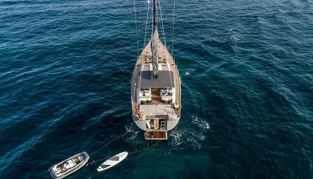 KALINDA yacht charter 5