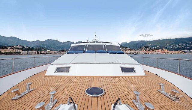 ZAFFIRO yacht charter 3