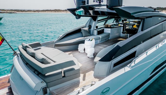CHILLI yacht charter 3