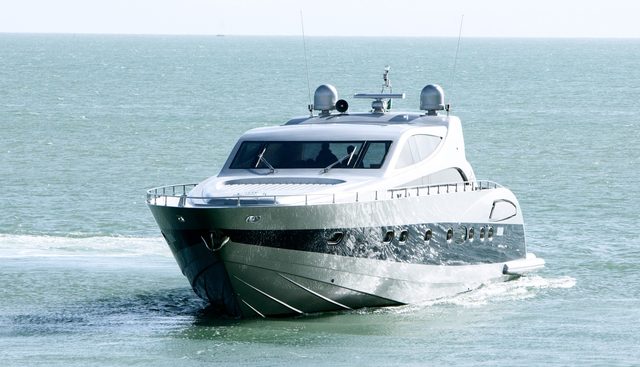 TIUNA yacht charter 2