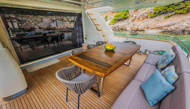 KARISMA yacht charter 5