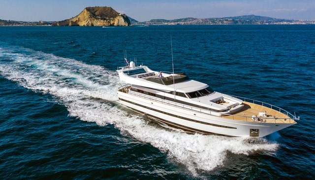 SANDI IV yacht charter 4