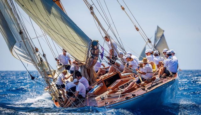 MARISKA yacht charter 3