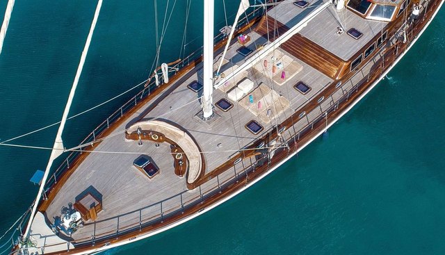 ZEPHYRIA II yacht charter 5