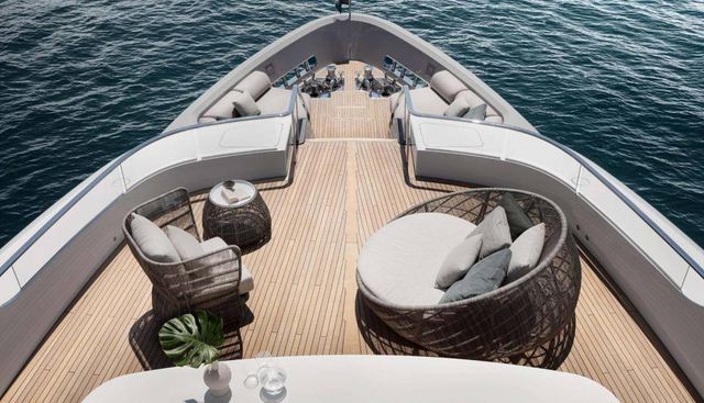 MALKIA yacht charter 3