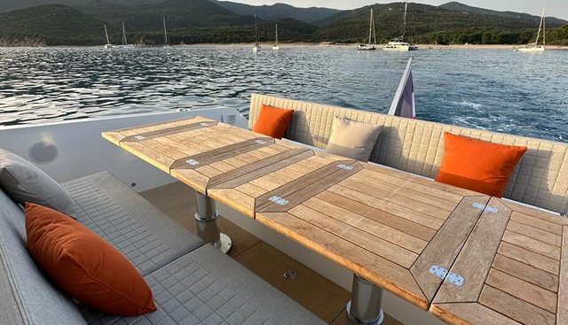 REVE BLEU yacht charter 4