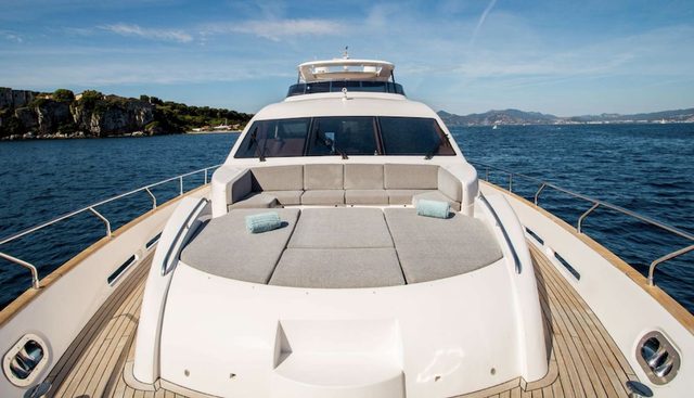 SKYRA yacht charter 3