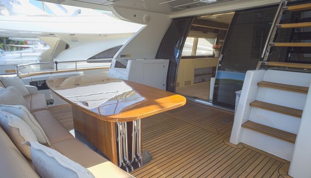 DOLCE MIA yacht charter 5