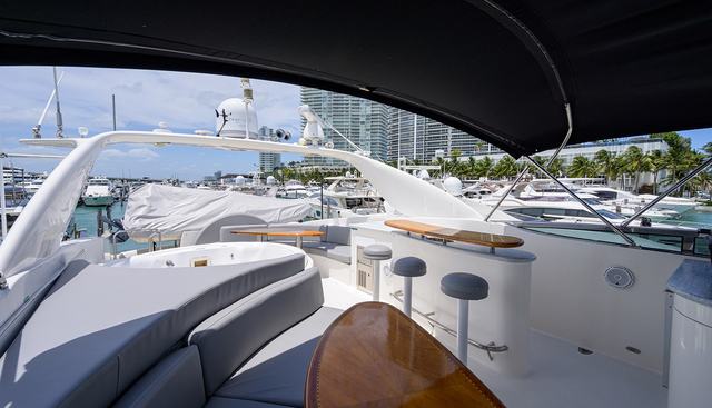 LIVING THE DREAM yacht charter 4
