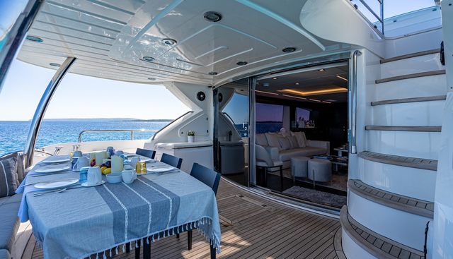 MOZZ II yacht charter 4