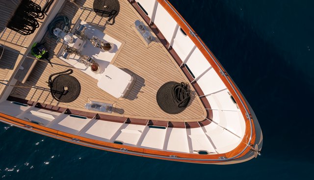 QUEEN ELEGANZA yacht charter 3