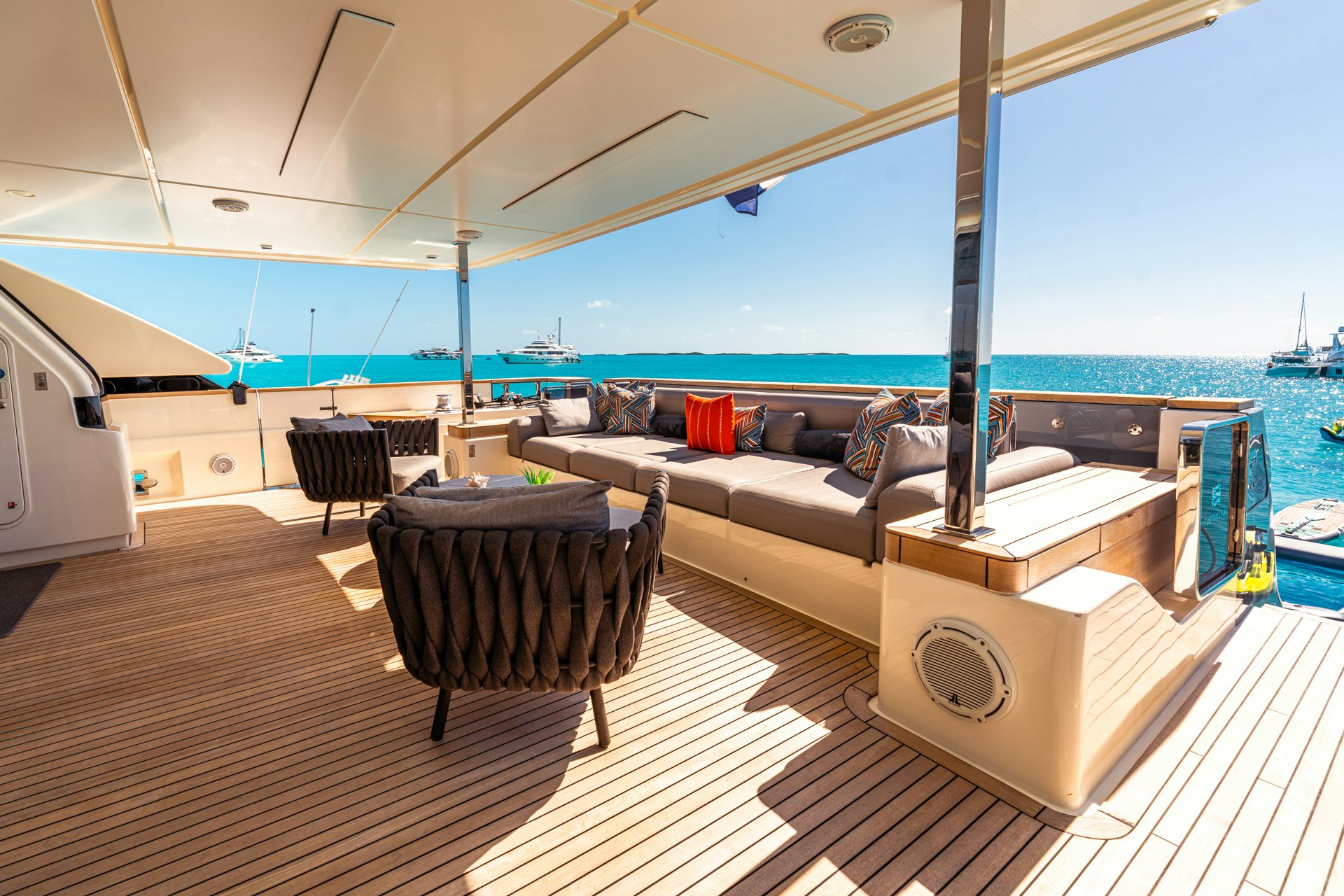 FIFI yacht charter 4