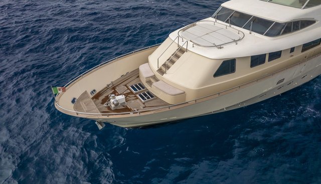 NEWFIELD yacht charter 2