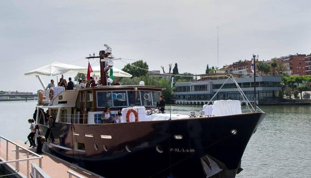 FALCAO UNO yacht charter 2