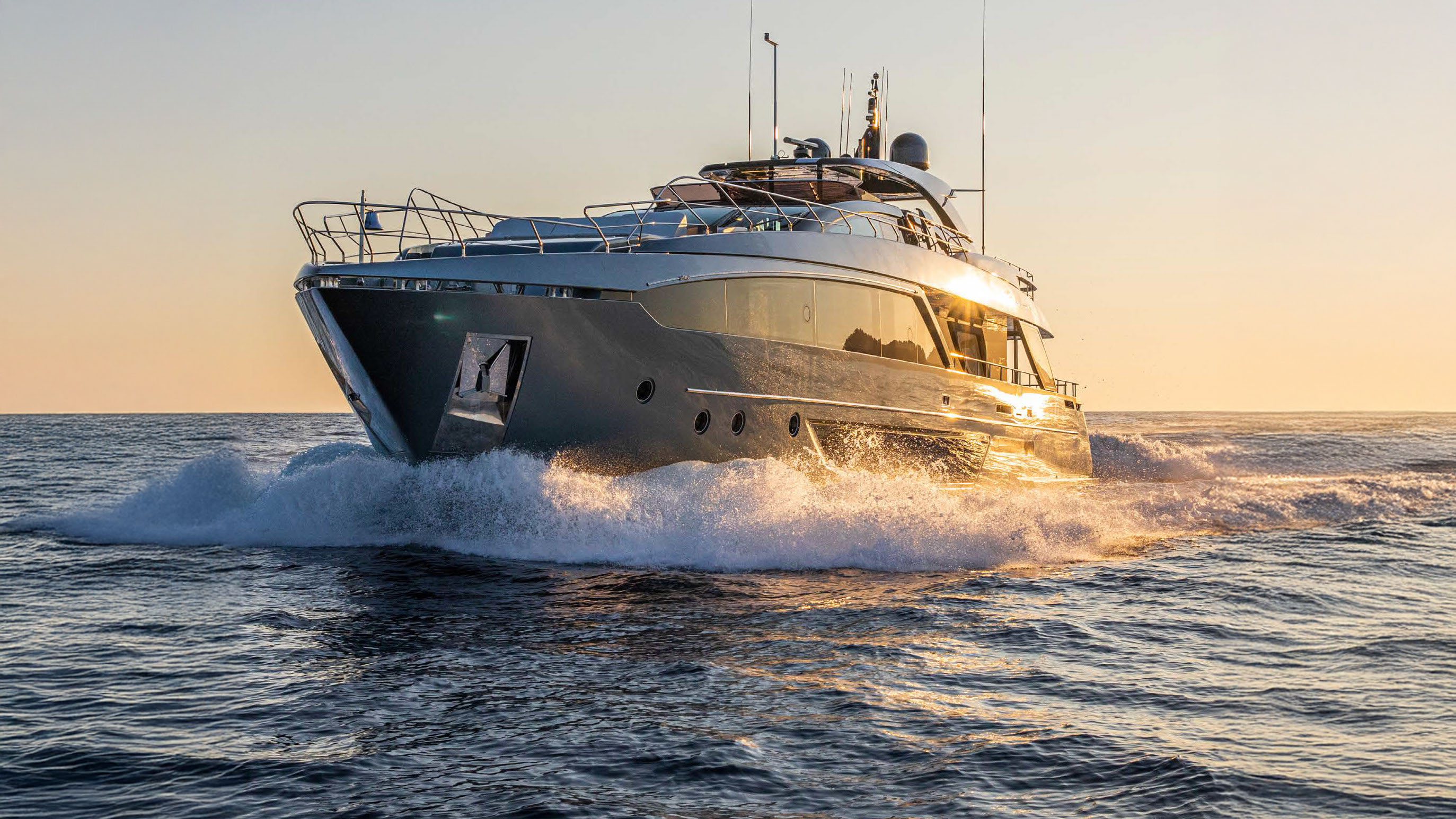 FIGURATI yacht charter 4