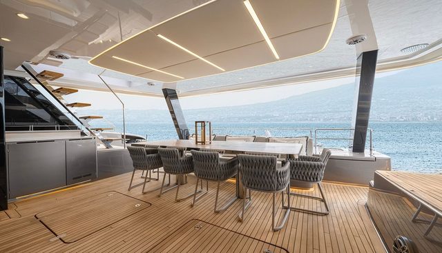 AMILEO yacht charter 4