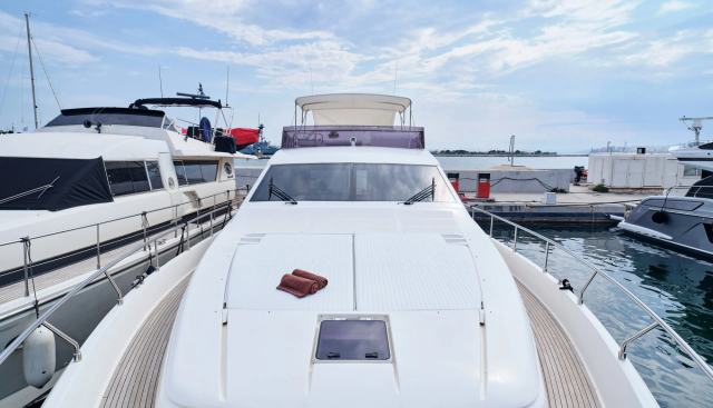FLOW yacht charter 3