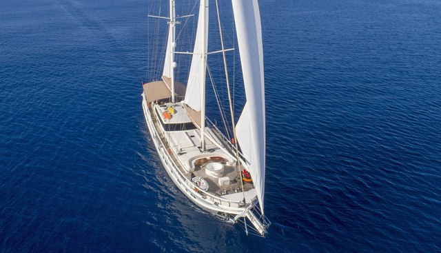 QUEEN OF SALMAKIS yacht charter 5