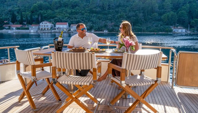CLOUD 9 yacht charter 5