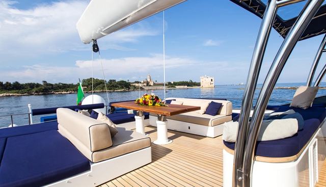 HUITANE yacht charter 3