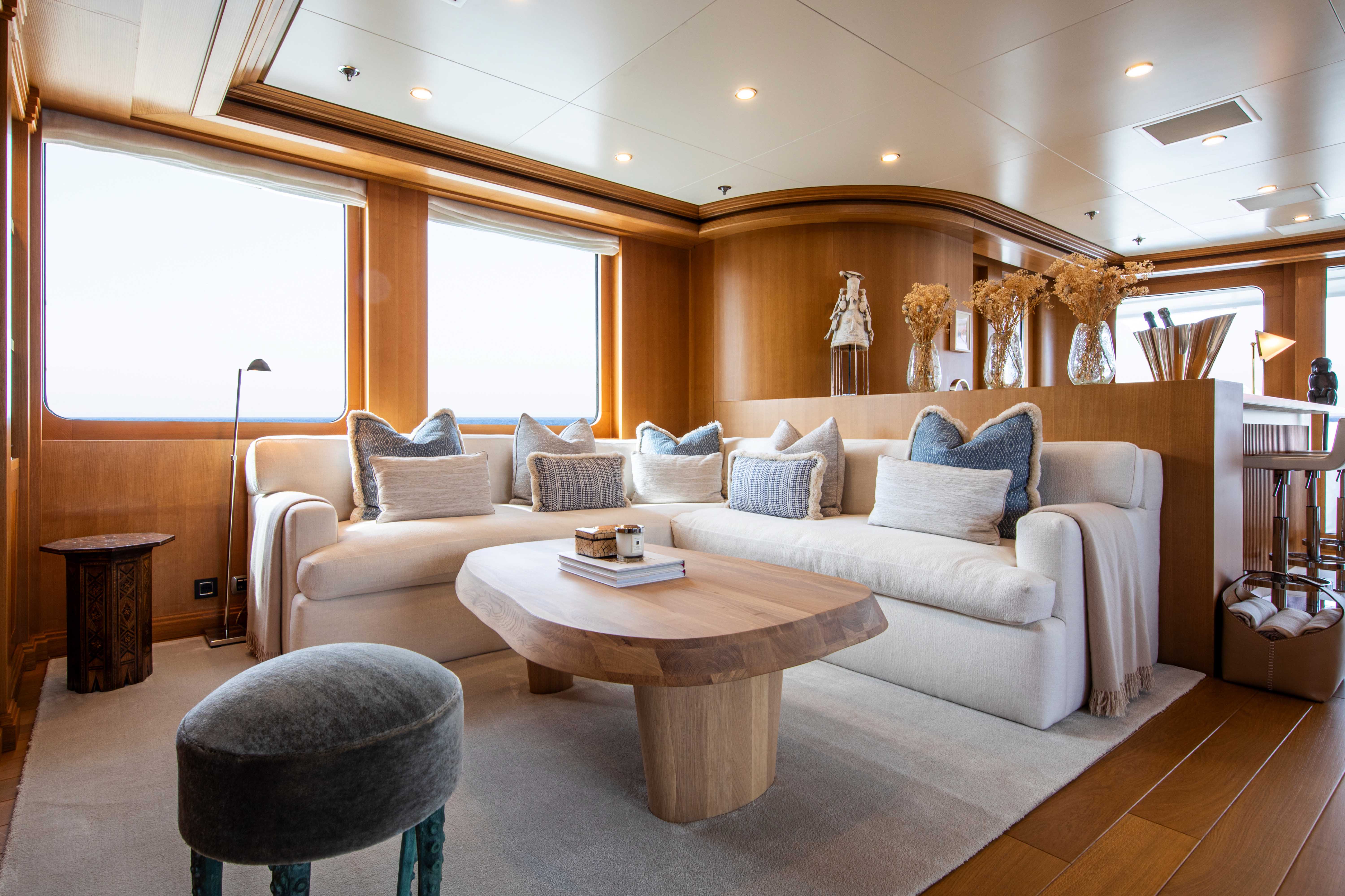 TREEHOUSE yacht charter 4