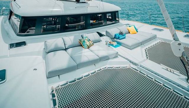 WINDOO yacht charter 3