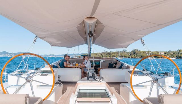 GRAND BLEU VINTAGE yacht charter 3
